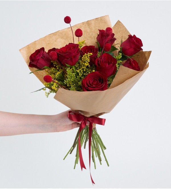 Kraft Buket Kağıdında 9'lu Kırmızı Gül Aranjmanı